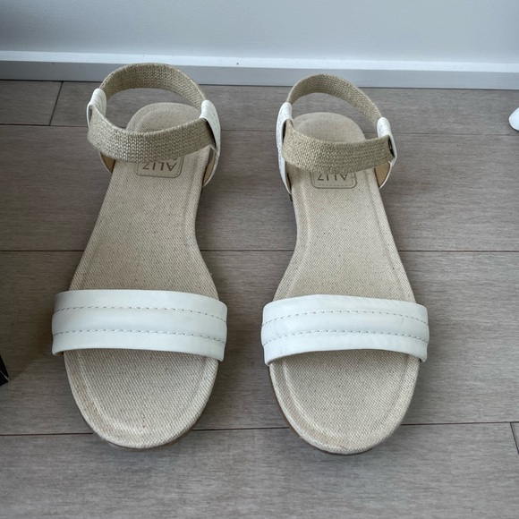 Naturalizer sandals - Picture 3 of 7